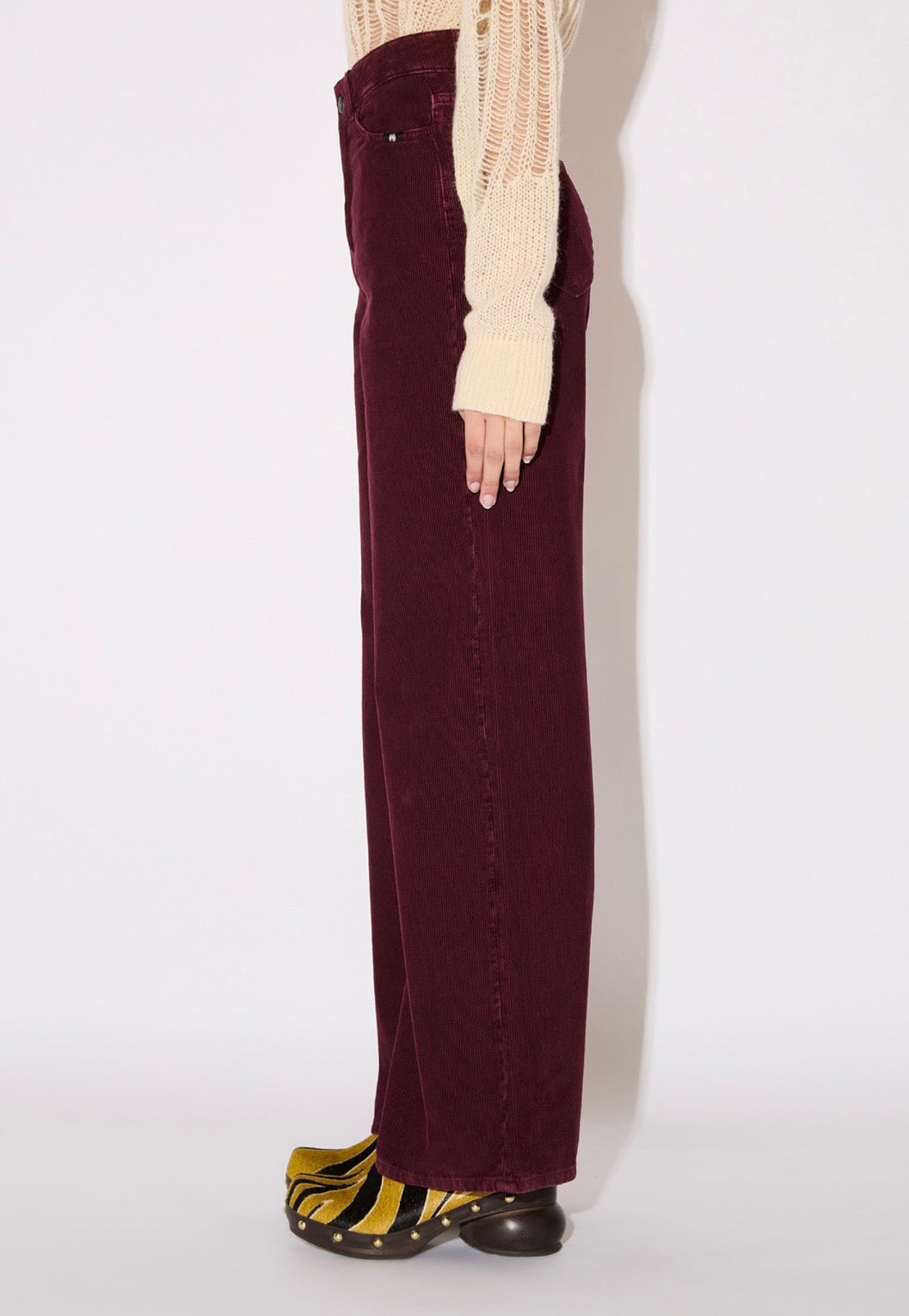 Linda Pantalone in Velluto Bordeaux