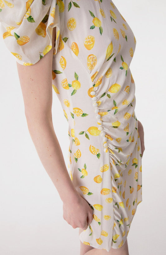 Karin – Abito Corto Drappeggiato Stampa Limoni Elegante