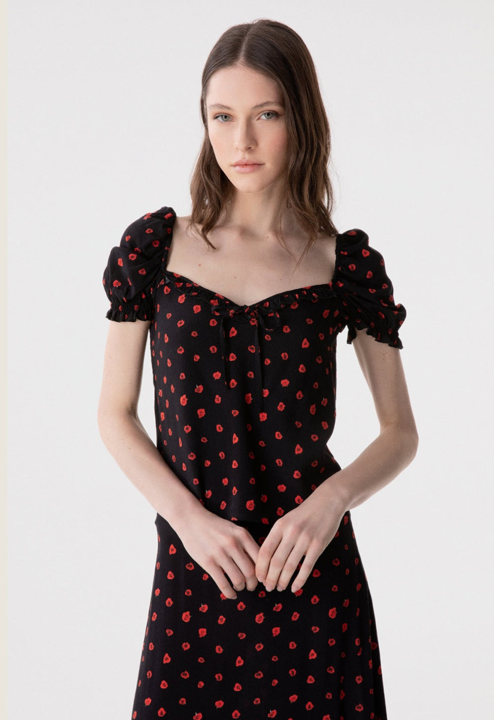 Top Letizia in Crepe Nero con Volant