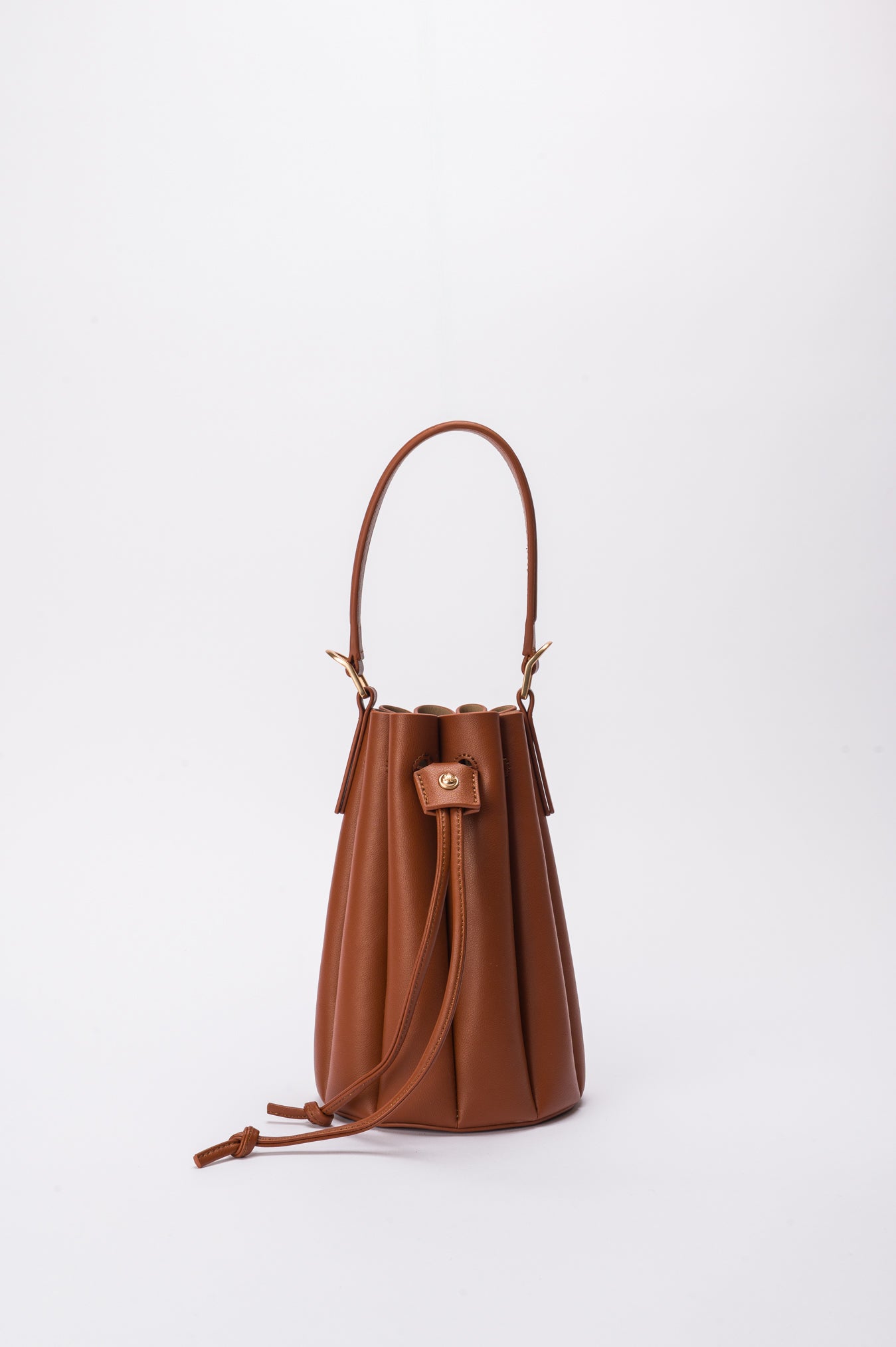 Conny Bucket Borsa