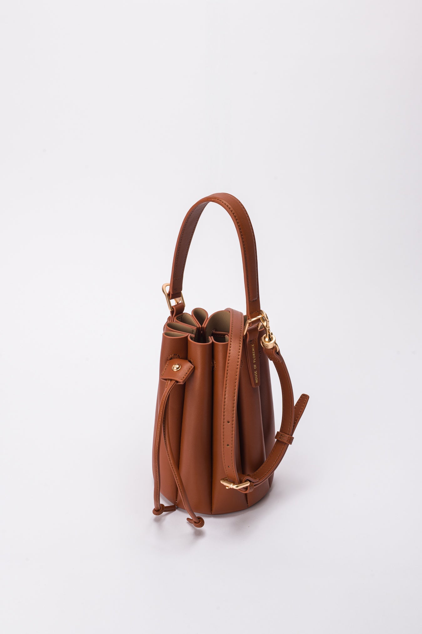 Conny Bucket Borsa